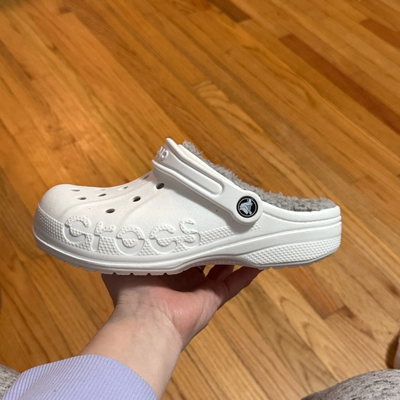 CROCS NWOT White with Gray Fleece Lining - Picture 3 of 5